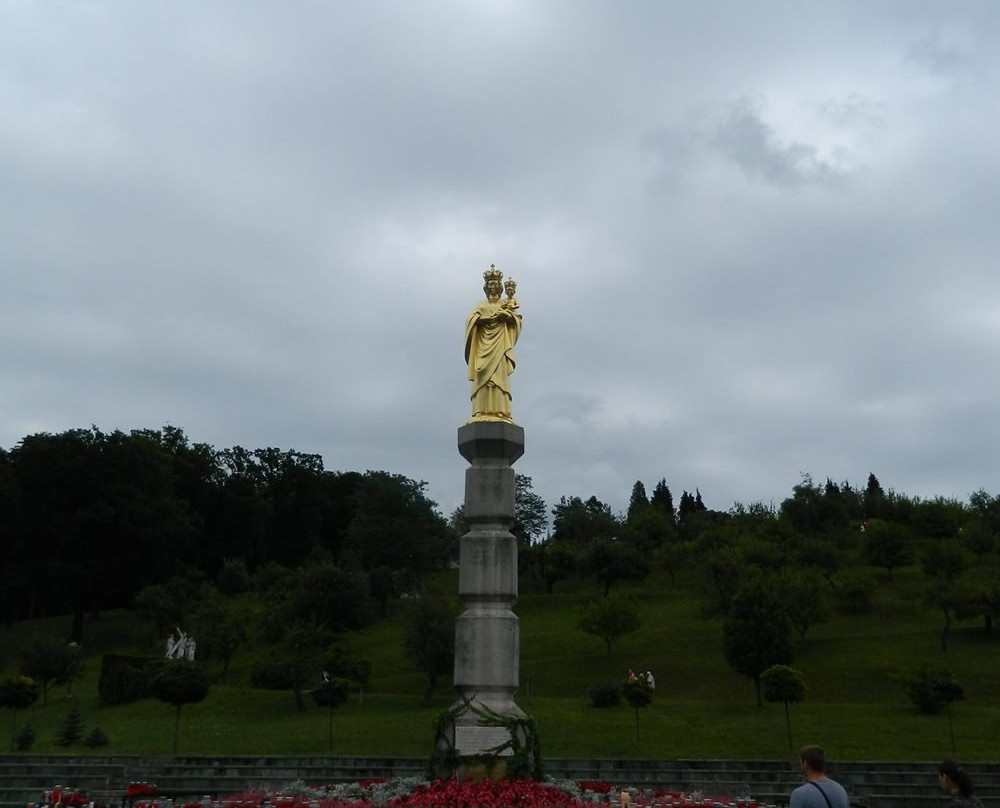 Statue of Mother Mary of Bistrica (Kip Majke Božje Bistričke)景点图片