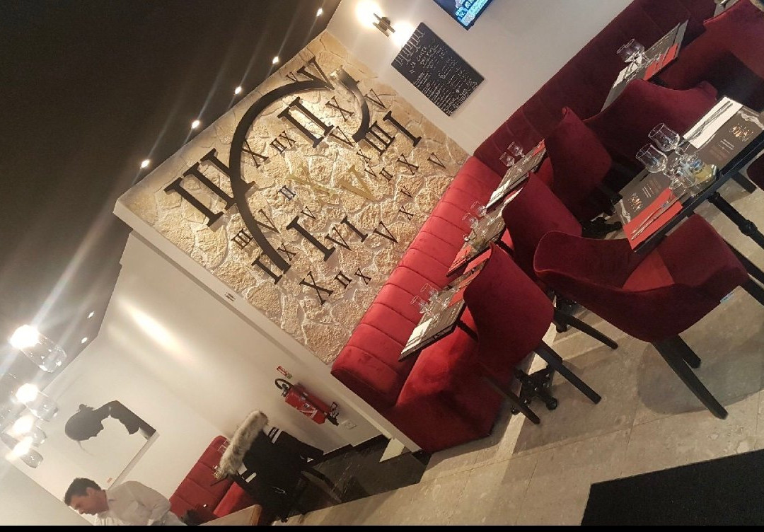 XV BAR