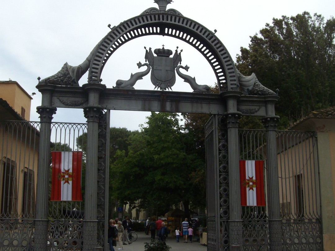 Cast Iron Gate, Ex-Ilva, Follonica景点图片