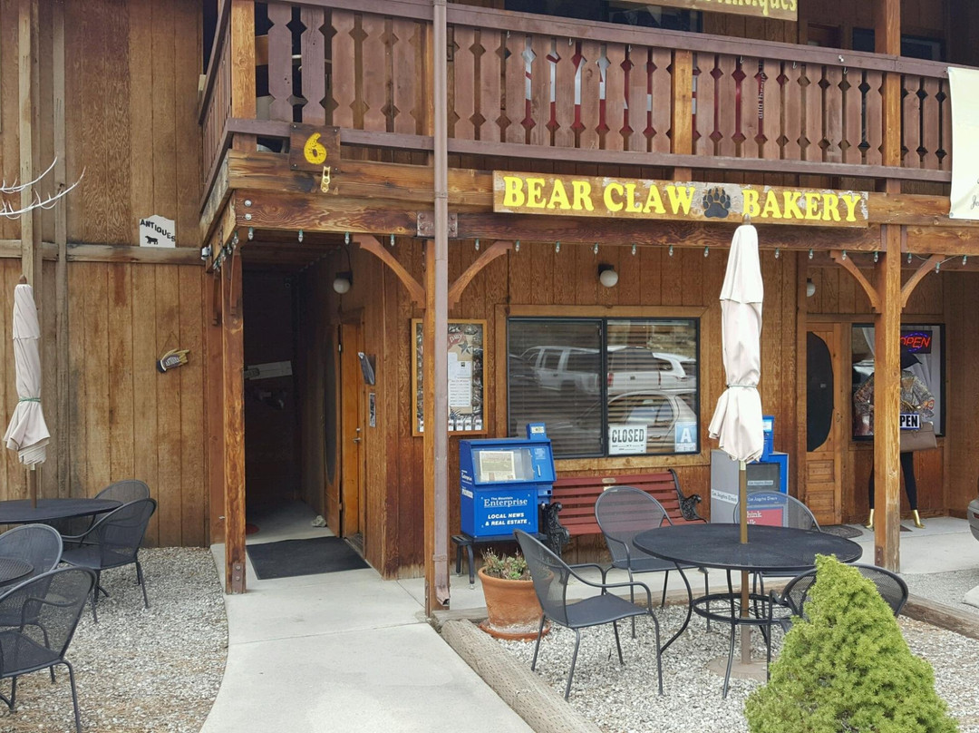 New Cuyama餐馆和美食-Bear Claw Bakery