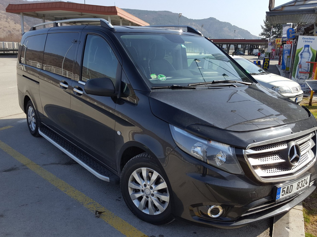 Europe van rental-布拉格必去景点