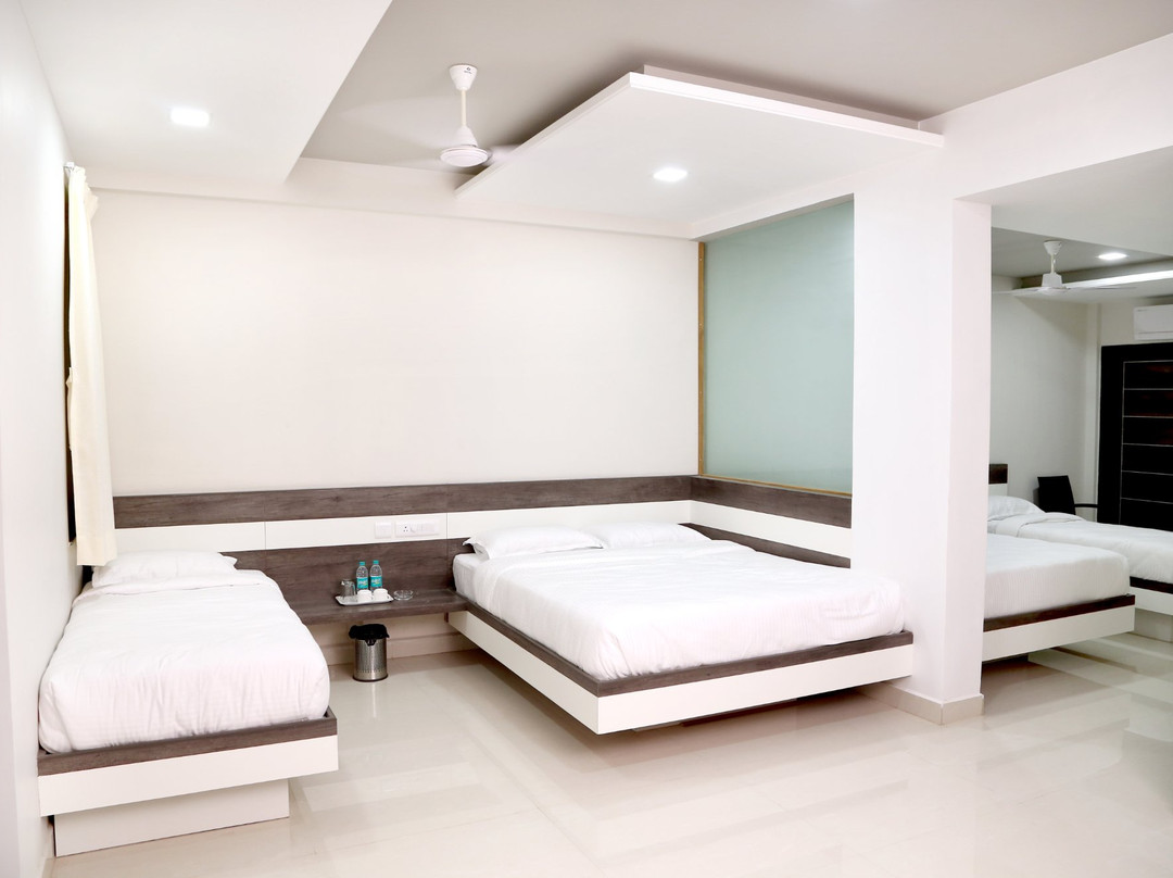 Hotel R K Renaissance主图