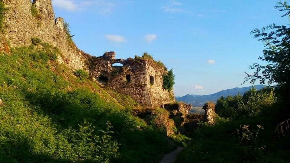 Khustskiy Castle景点图片