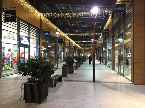 ONE Fashion Outlet Voderady