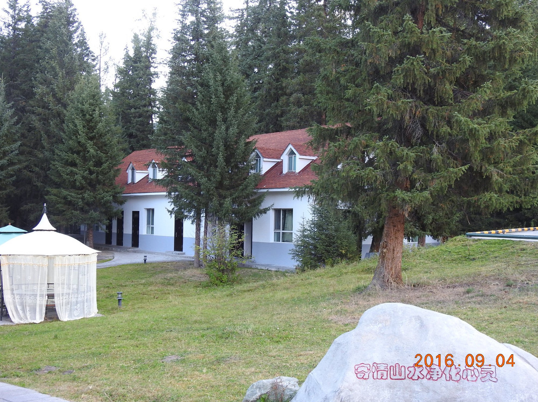 喀纳斯山庄主图