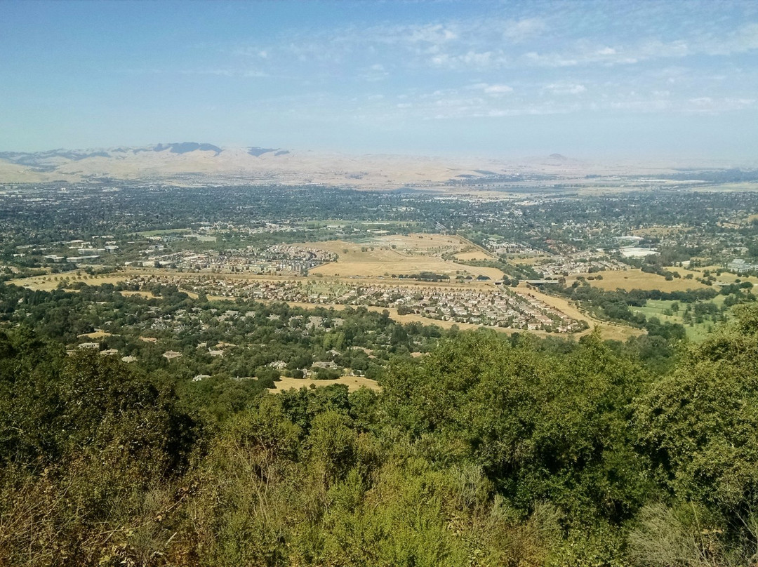 Augustin Bernal Park-普莱森顿必去景点