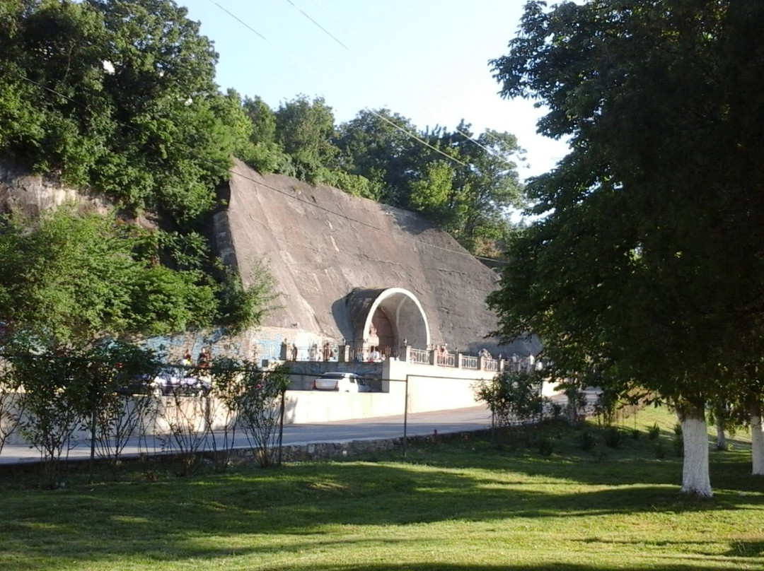 Dyurso旅游景点-Grot Shop