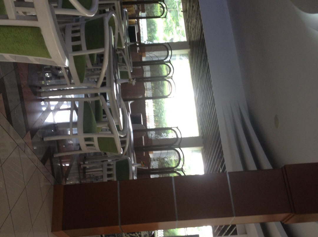 普瑞花园酒店主图