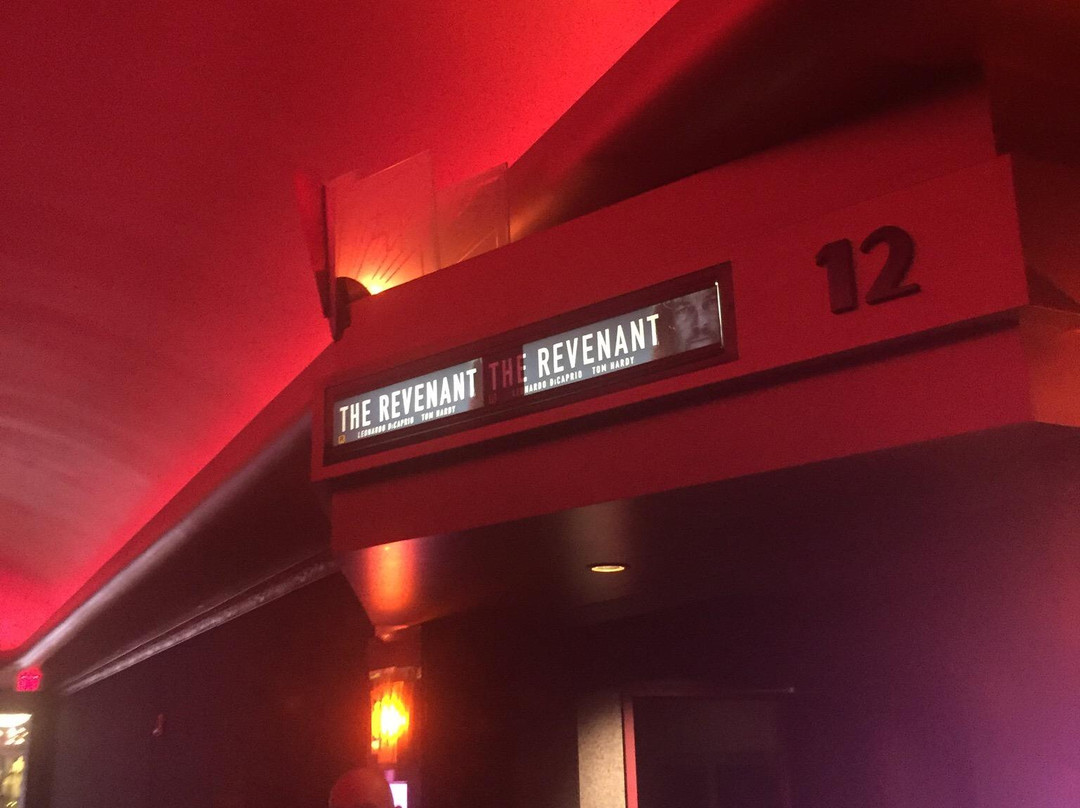 Moore Warren Theatre-穆尔必去景点