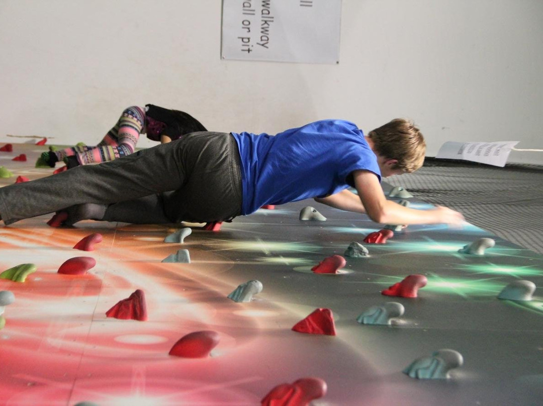 Zero Gravity Trampoline Park景点图片