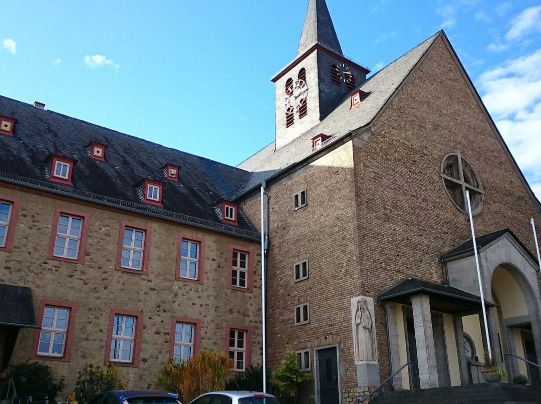 吕德斯海姆旅游景点-Katholische Kirche St. Hildegard und St. Johannes der Täufer