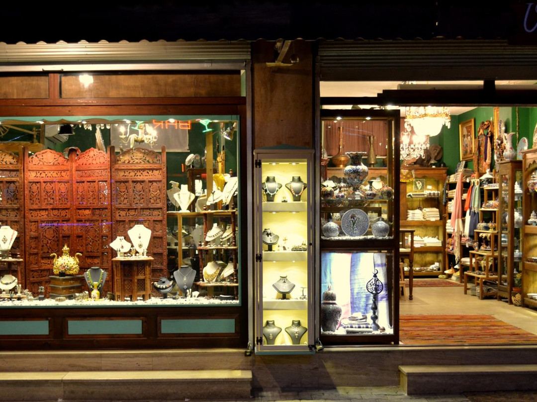 Unique Art Gallery景点图片