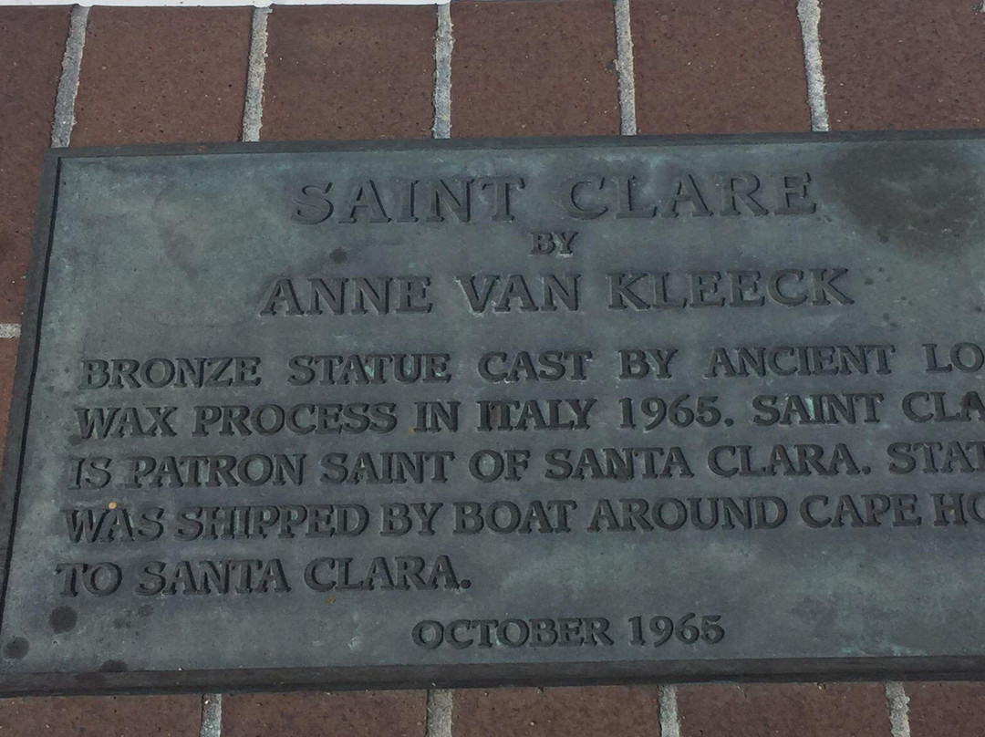 Statue of Saint Clare-圣克拉拉必去景点
