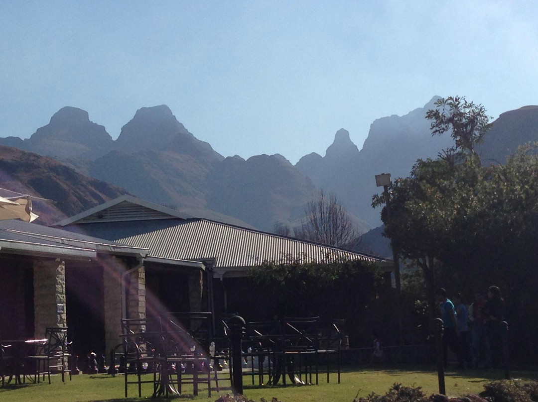 Cathedral Peak景点图片