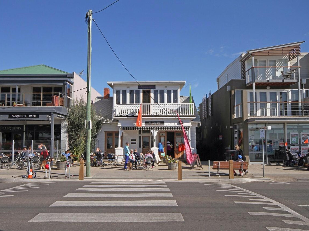Point Lonsdale旅游景点-Tussock Upstairs Gallery