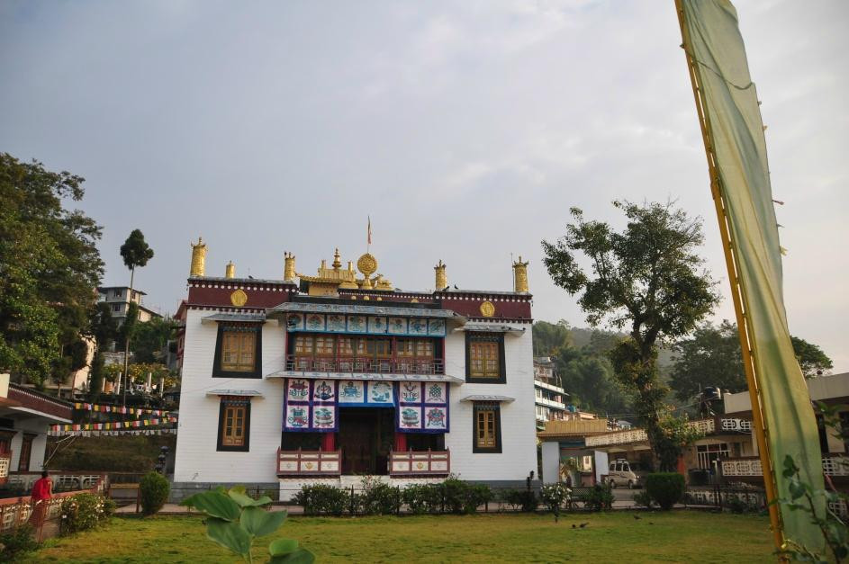 Tharpa Choling Monastery景点图片