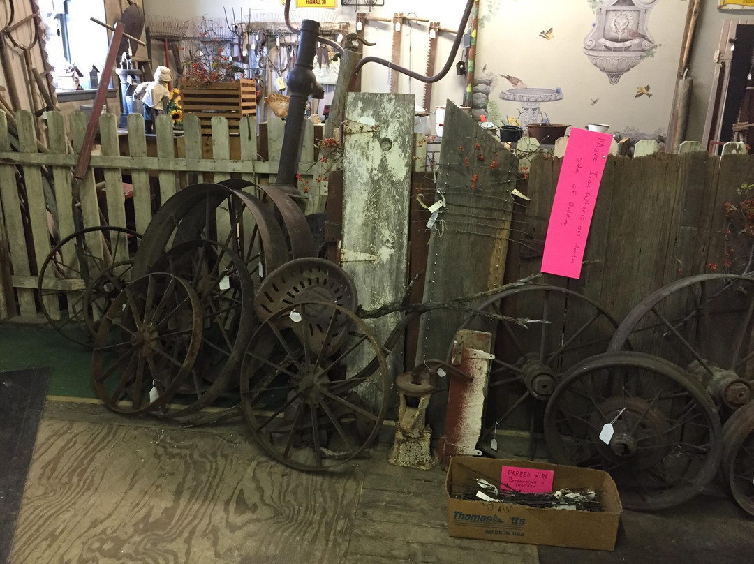 Poehler Antique Mall-恩波里亚必去景点