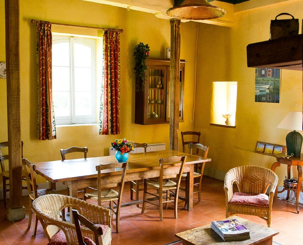 Au Chateau Juillac主图