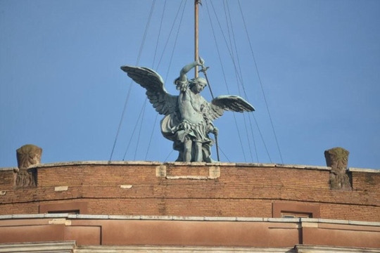 圣·迈克尔塑像-罗马必去景点