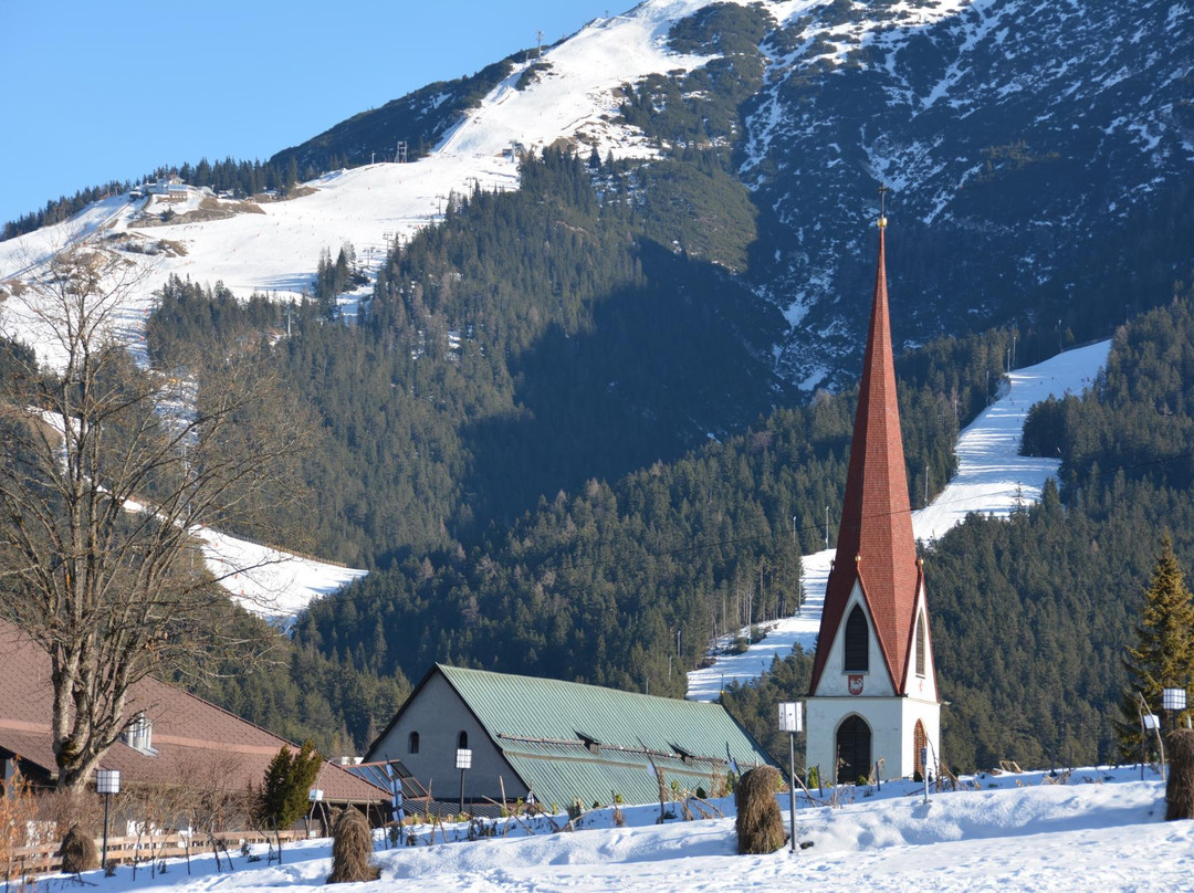 Parish Church Of St. Oswald景点图片