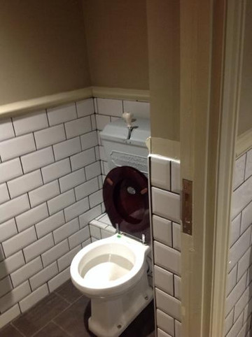 The Ragged Trousers Bar-皇家滕布里奇韦尔斯必去景点