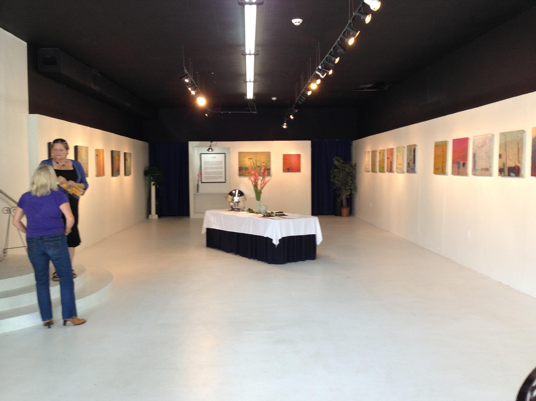 Art Downtown SoGlo Gallery and Brunswick Actors' Theatre-不伦瑞克必去景点