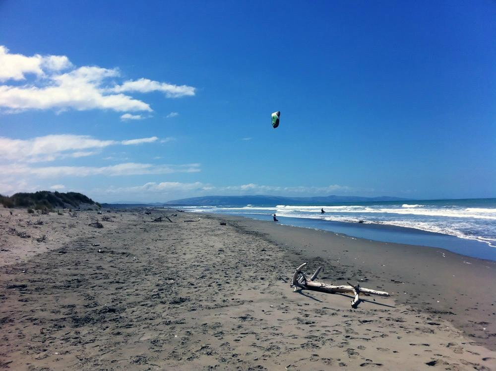 Waikuku Beach景点图片