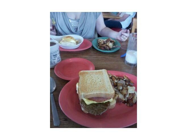 Cafe Creekside