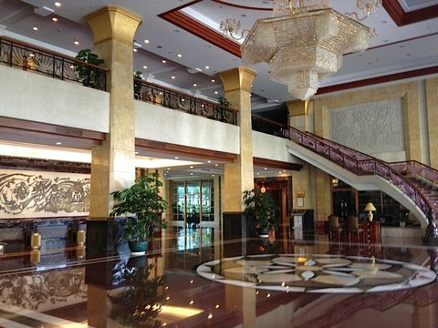 石龙名冠金凯悦大酒店主图