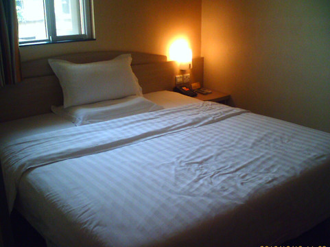 7天优品酒店（成都玉林路倪家桥地铁站店）主图