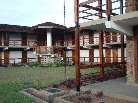 瑟洛尼拉野生旅馆主图