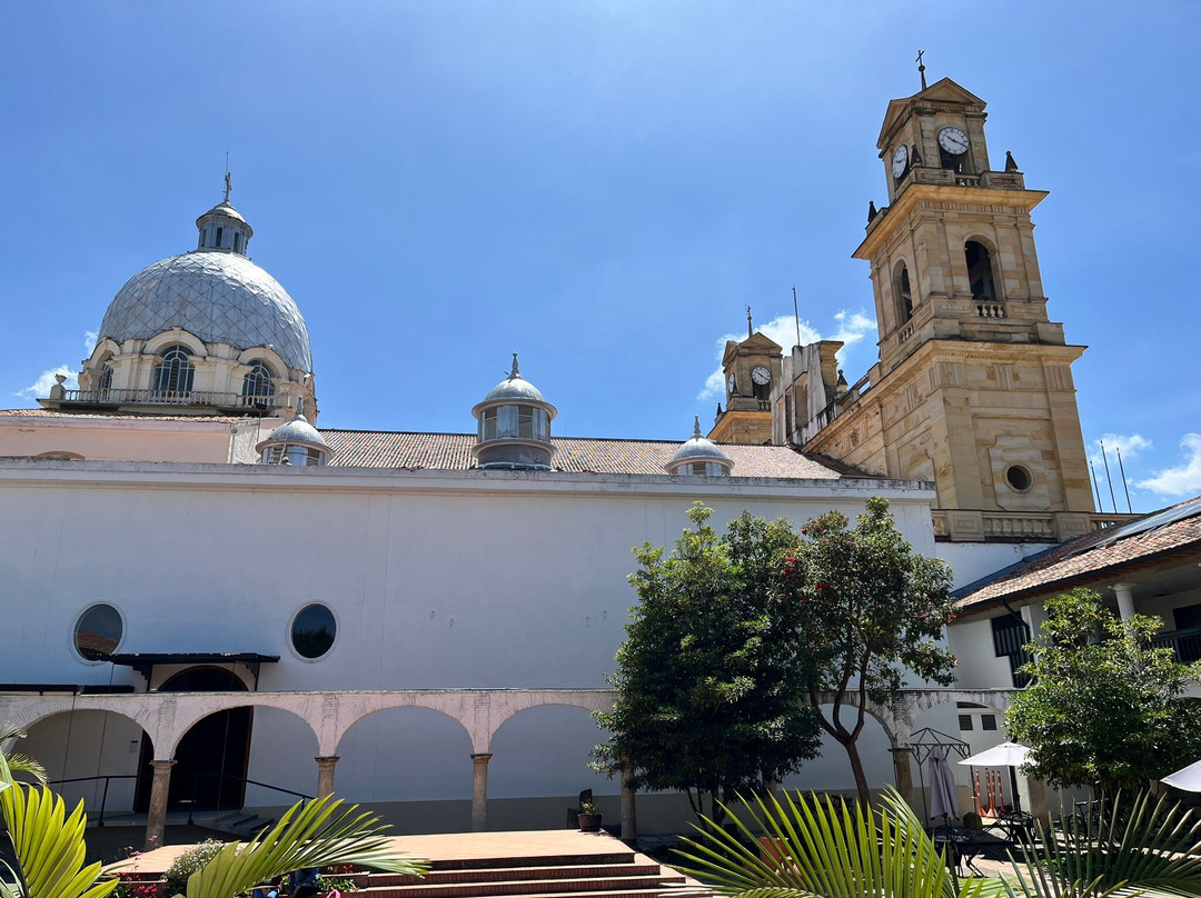 Plaza de Bolivar-Chiquinquira必去景点