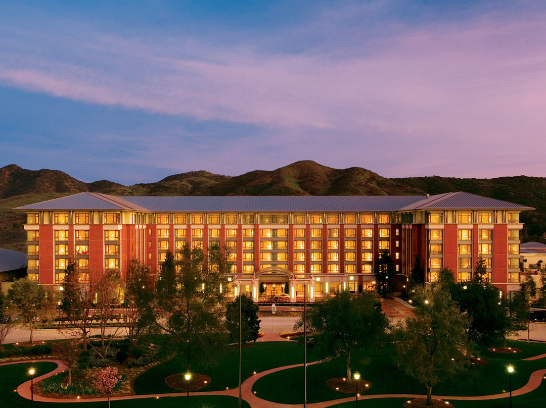 西湖村四季酒店主图