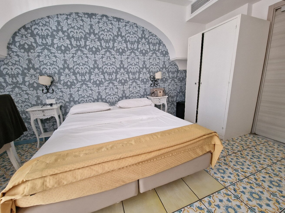 Hotel 7 Bello主图