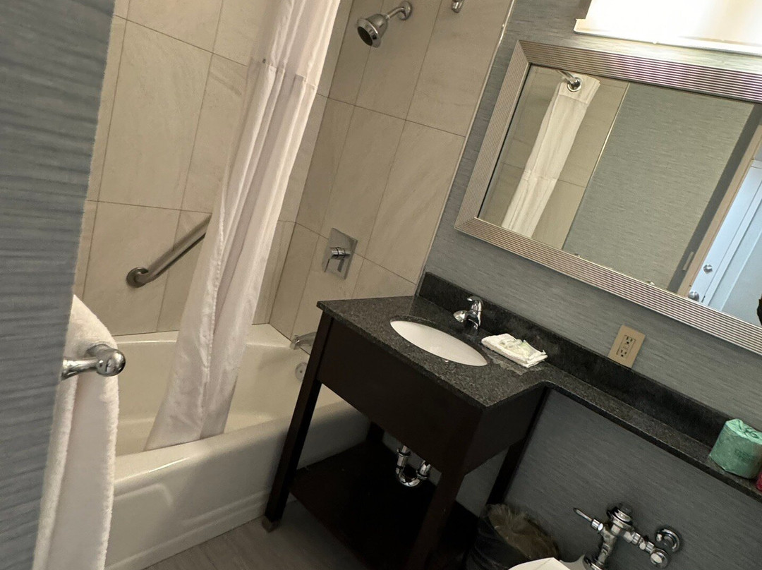 贝斯特韦斯特罗伯特招待酒店主图