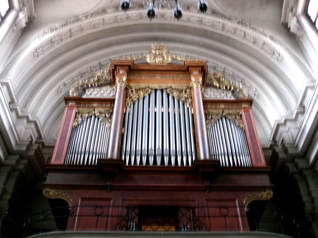 Église Sainte-Croix景点图片