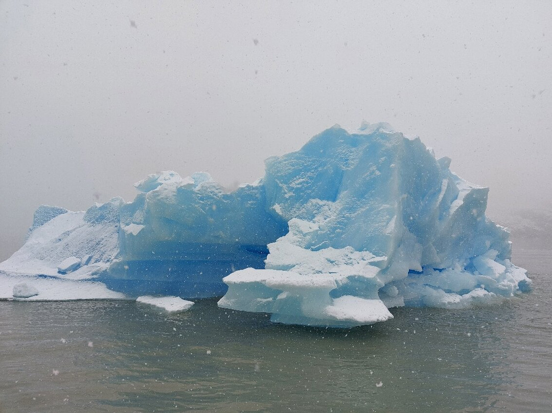 Navigation of Lago Grey-百内国家公园必去景点