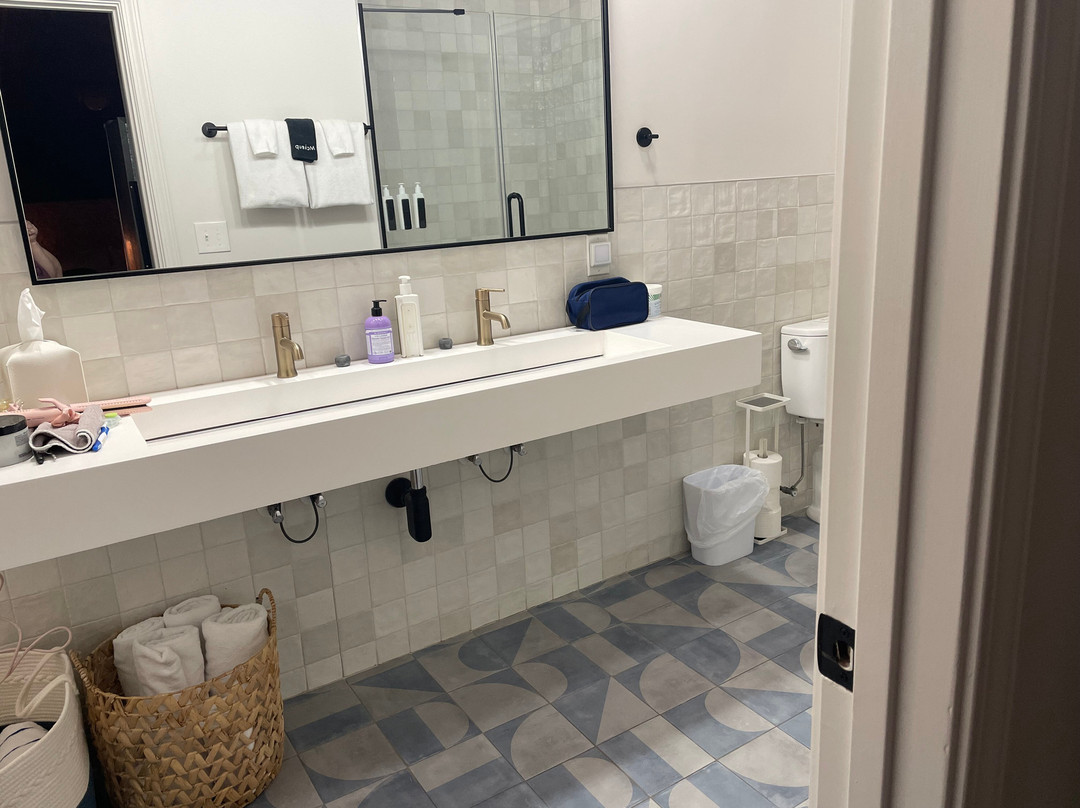 The Neighborhood Hotel Grand Beach主图