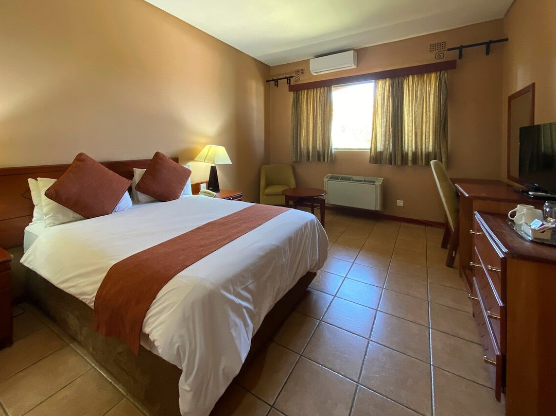 M'kango Golfview Hotel主图