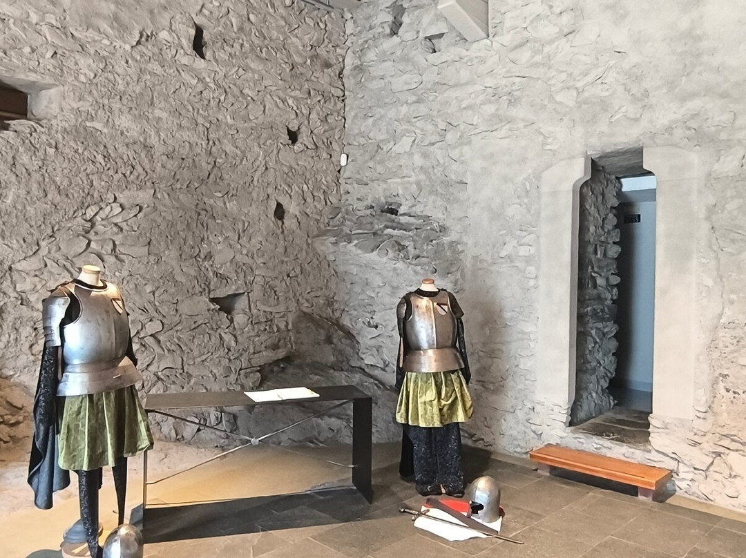 Castello di Ussel-Chatillon必去景点