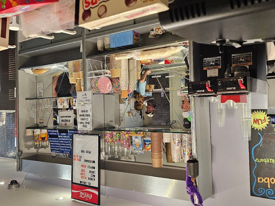 Fun In The Sun Ice Cream Parlour