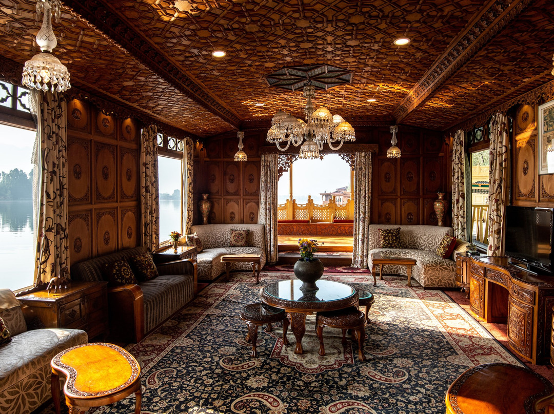 Mascot Houseboats主图