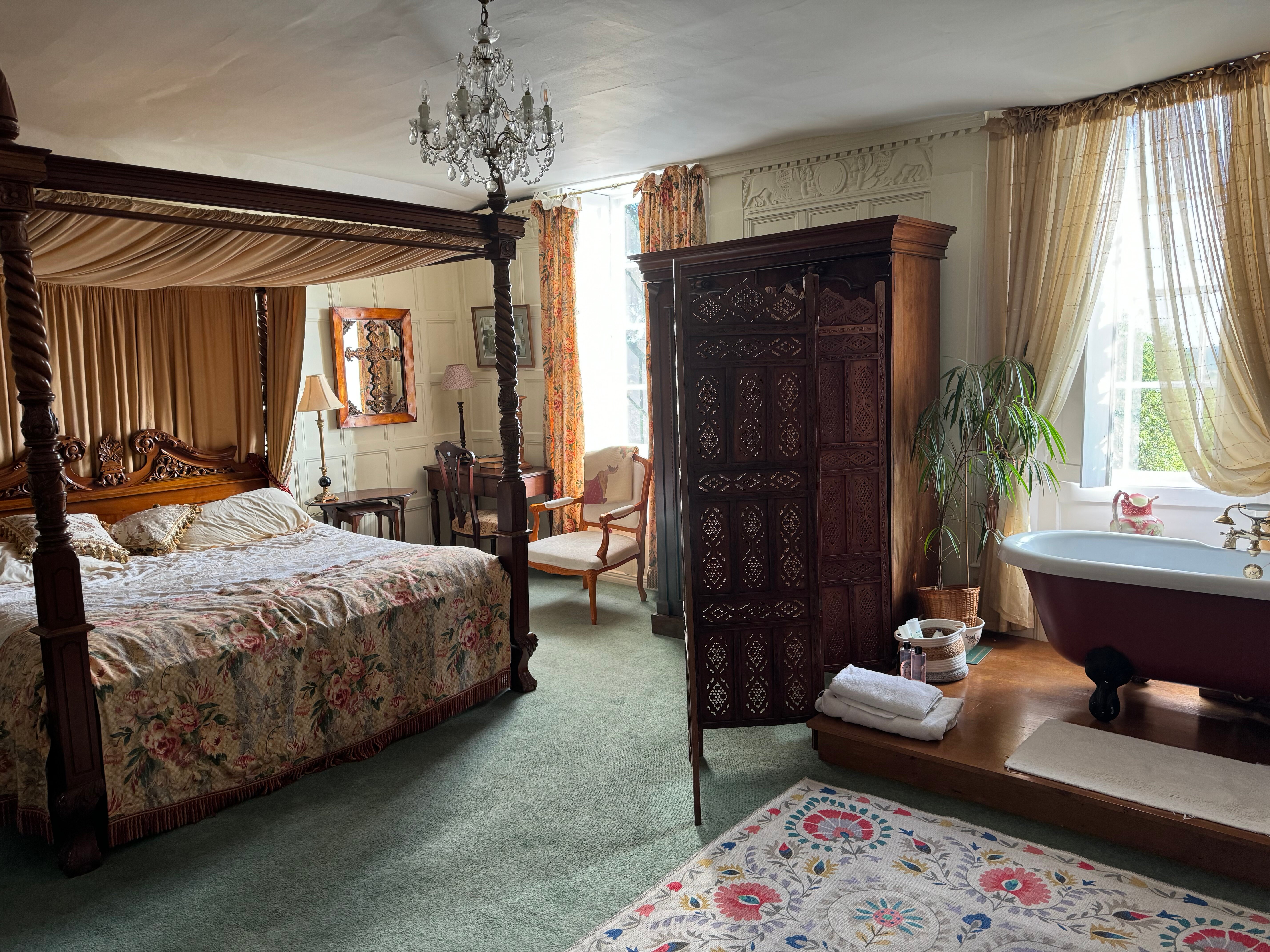 Compton House-官方