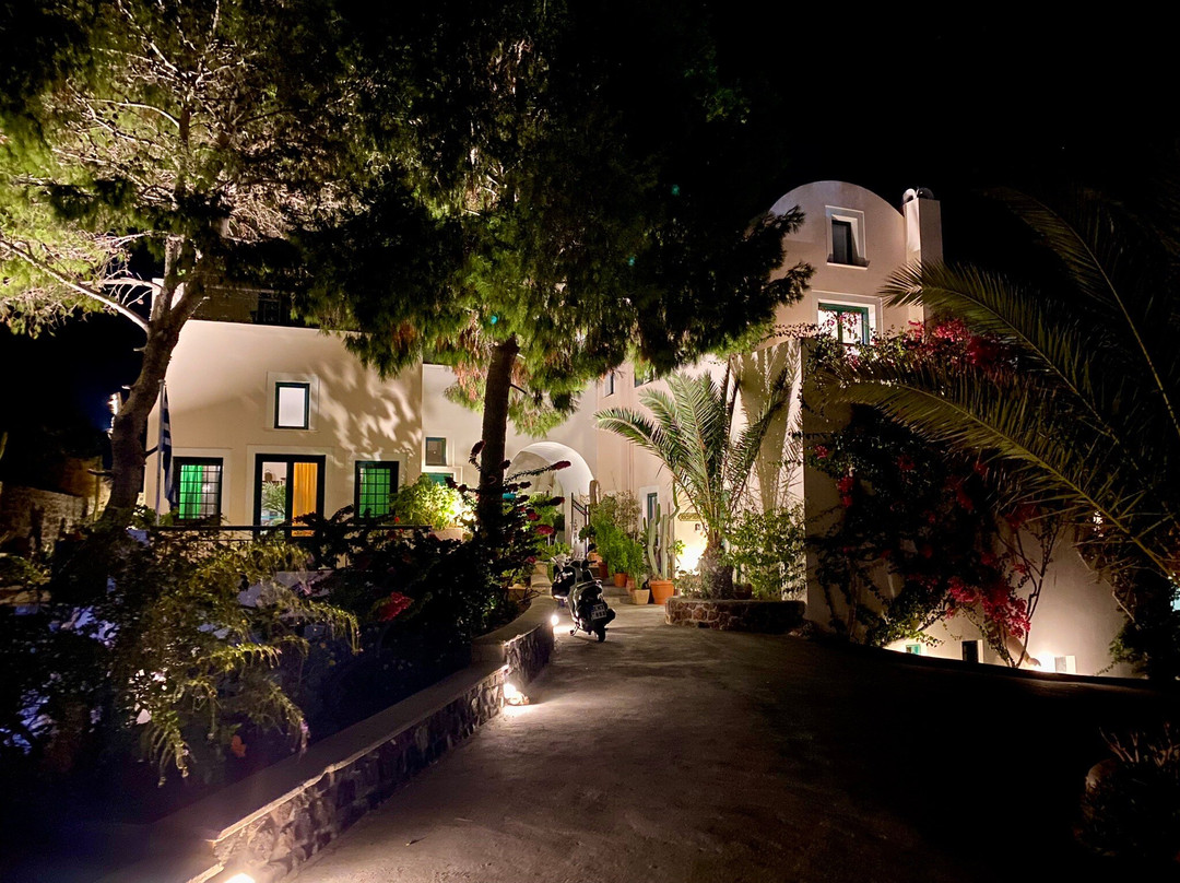 歌诗达海滨别墅酒店主图