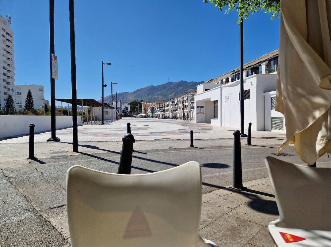 Plaza Adolfo Saurez景点图片