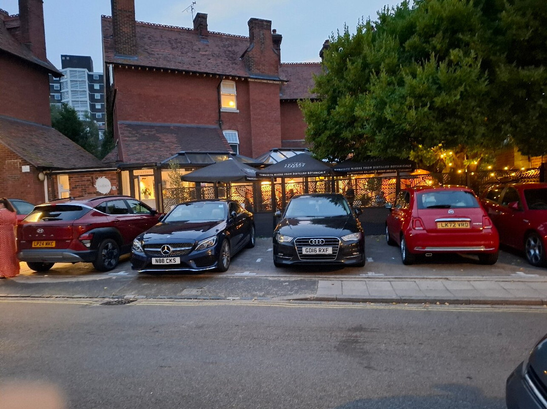 索莫斯特之家酒店主图