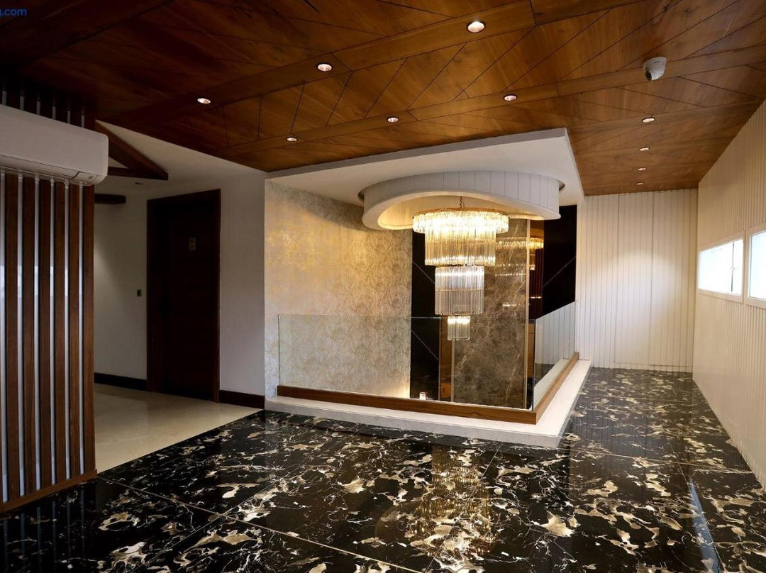 Royal Lalit Grand Hotel