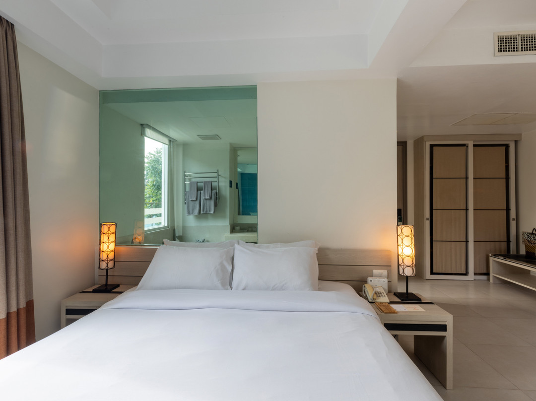 纳文达甲米主图