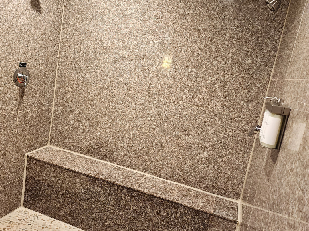 Belamere Suites Hotel主图