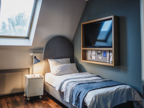 马戏团酒店主图